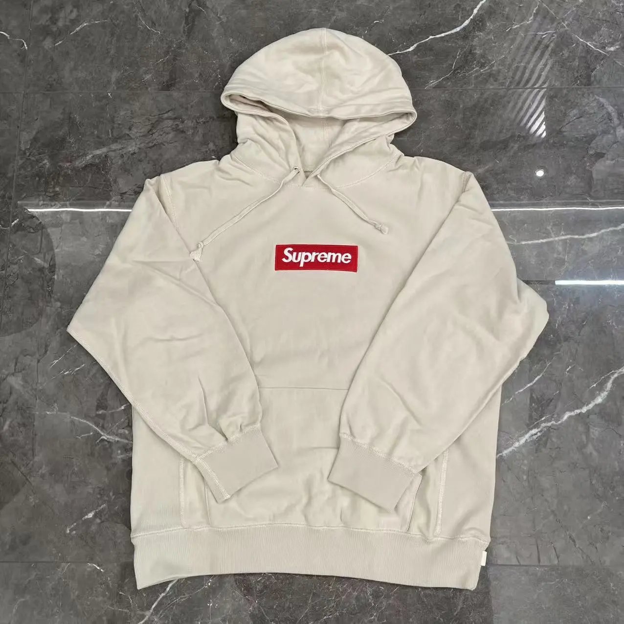 Supreme Box Logo Hoodie product photo